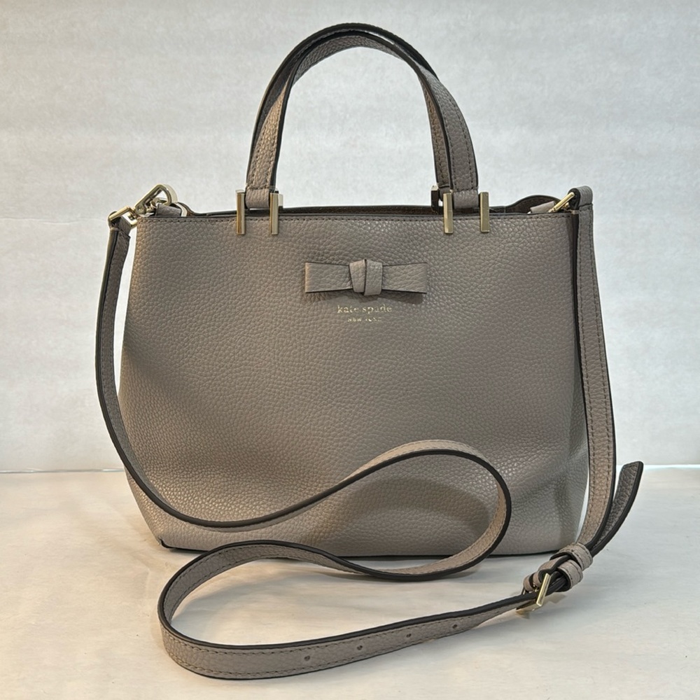 Pre-Loved Kate Spade purse and crossbody genuine leather color gray!
